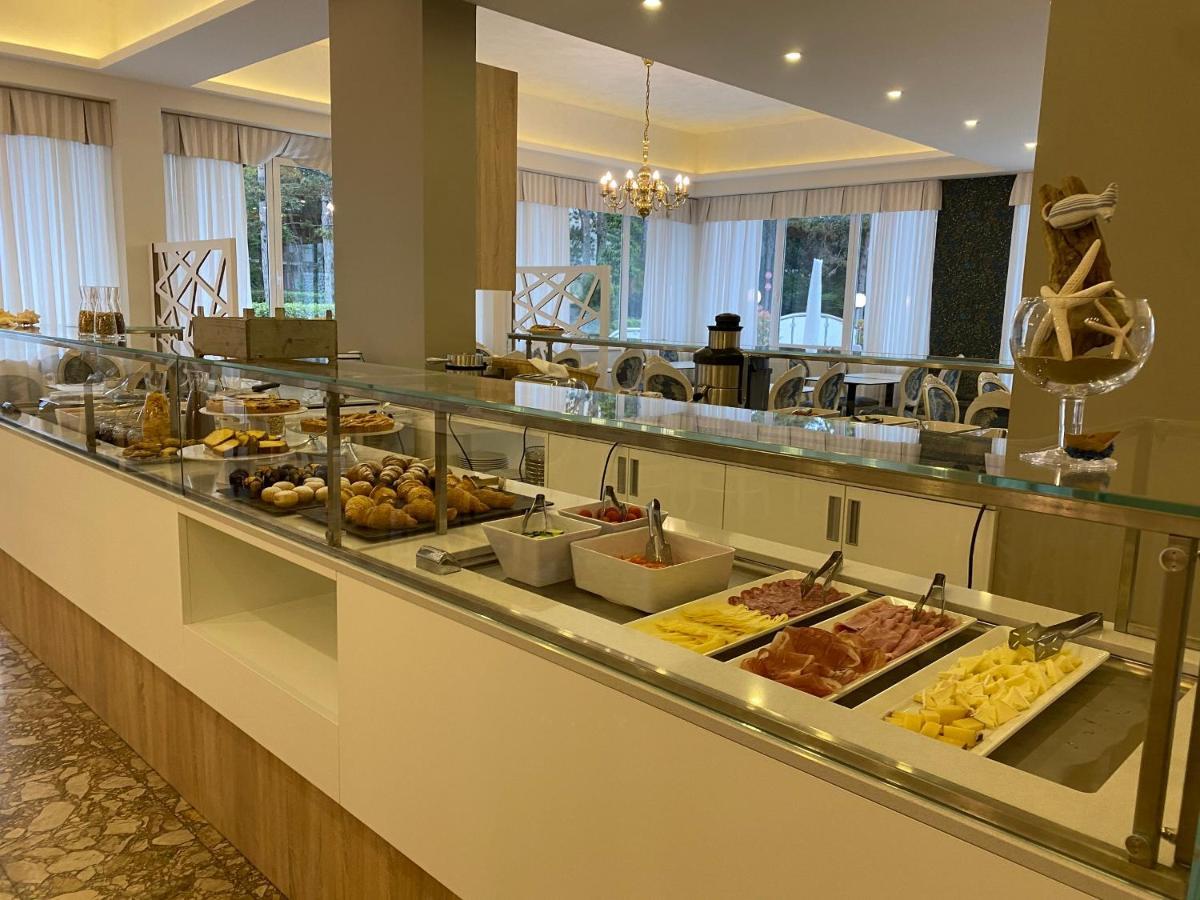 科洛斯迪马耳他酒店 利尼亚诺萨比亚多罗 外观 照片